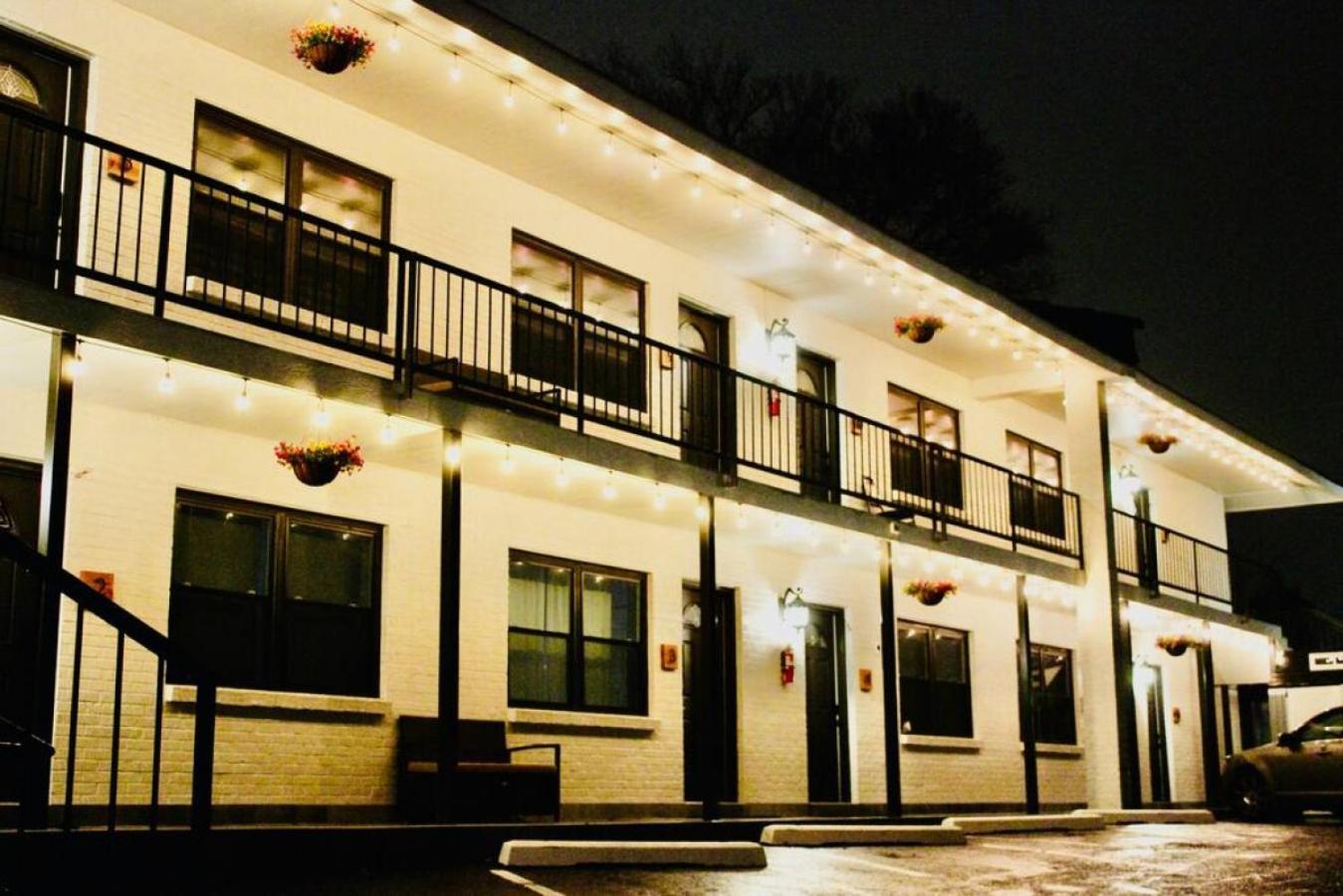 Modern Luxe Loft Free Parking & Wifi King Bed 8 Apartment Memphis